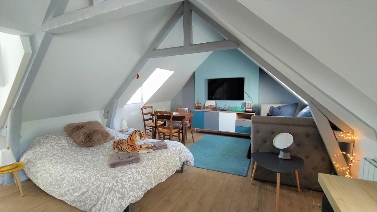 La Nacelle, Classée 3 étoiles, Vue Dégagée Port Et Appartement